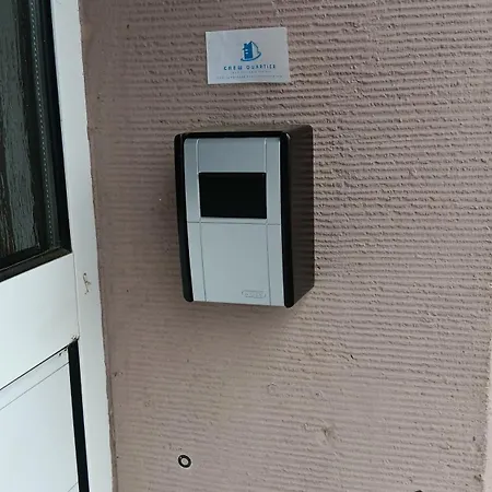 Lägenhet Crew Quartier Ideal Fuer Monteure 3 Schlafzimmer Mit Kueche Und Bad In Leuna *