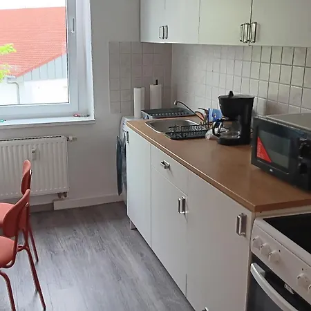 Crew Quartier Ideal Fuer Monteure 3 Schlafzimmer Mit Kueche Und Bad In Leuna