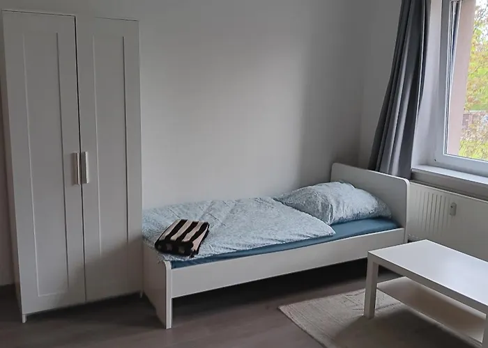 Crew Quartier Ideal Für Monteure 3 Schlafzimmer Mit Küche Und Bad In Leuna Apartamento Merseburgo