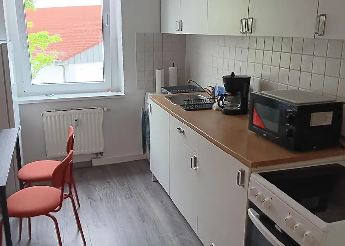 Crew Quartier Ideal Für Monteure 3 Schlafzimmer Mit Küche Und Bad In Leuna